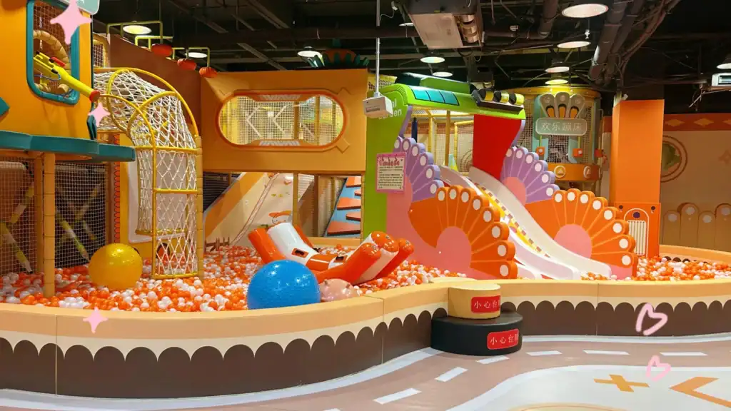 Planning an Indoor Play Visit for Families Across Generations Photo