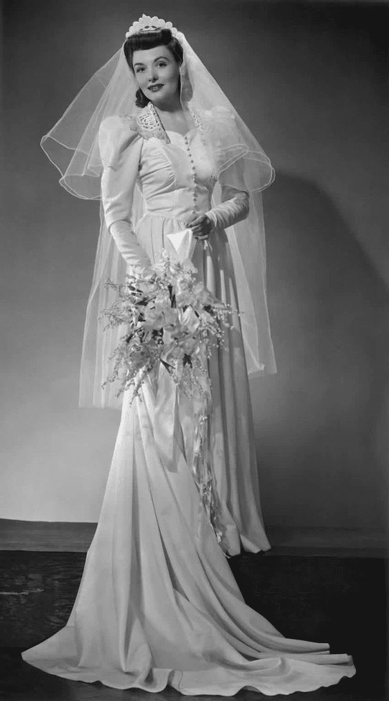 Iconic Elements of 1950s Wedding Dress Design Photo