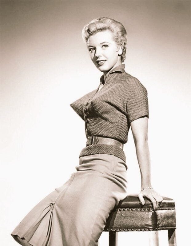 1950s Fashion Fads – The Quirky, Fun, and Fabulous Trends You Forgot Photo