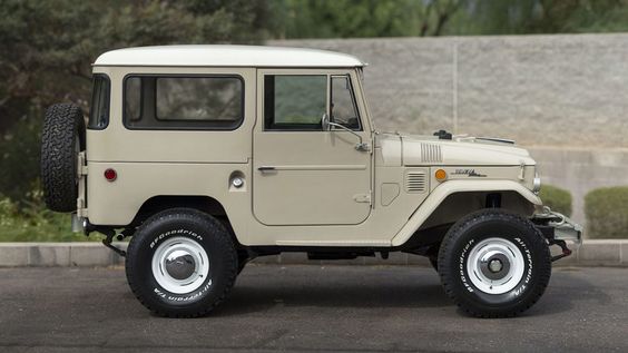 1968 Toyota FJ-40 Land Cruiser.