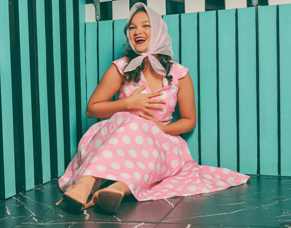 5 Ways to Accentuate Your Hourglass Figure for 1950s Dresses Photo