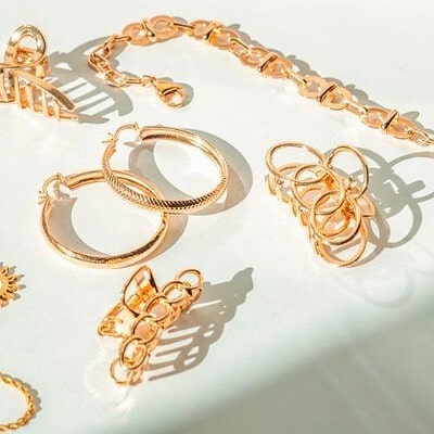 Personalized Fine Jewelry for Vintage Style Lovers: Brands for a Retro-Inspired Wishlist Photo